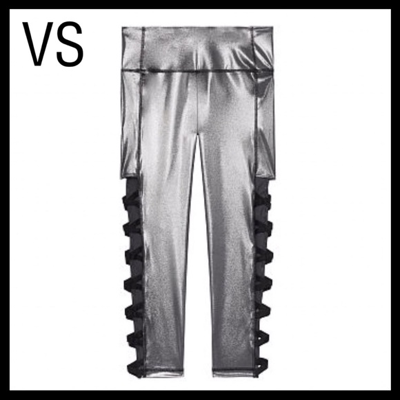 VICTORIA’S SECRET Knockout by Victoria Sport Mid Rise Pocket Capris - Picture 2 of 3